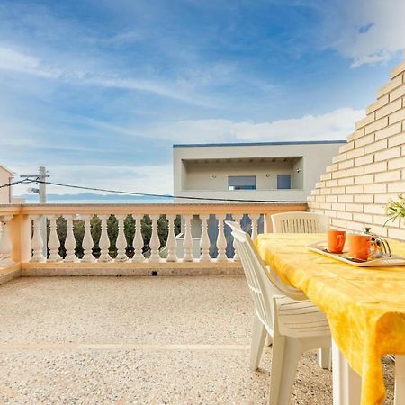 Family Friendly Seaside Apartments Kozino, Zadar - 5749 Petrcane Exterior foto