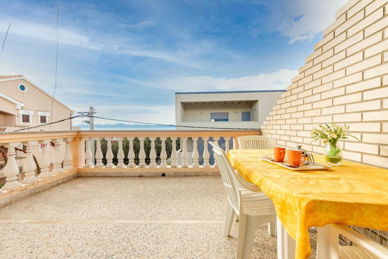 Family Friendly Seaside Apartments Kozino, Zadar - 5749 Petrcane Exterior foto