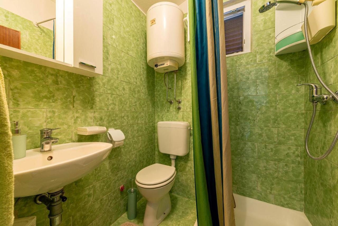 Family Friendly Seaside Apartments Kozino, Zadar - 5749 Petrcane Exterior foto